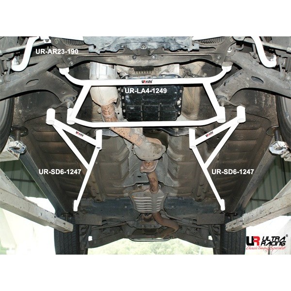 Toyota Yaris HB 05+ UltraRacing 2-Point Rear Upper Strutbar