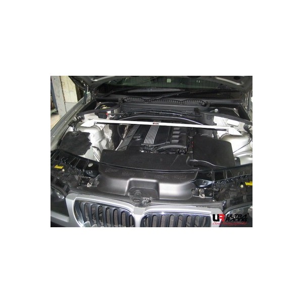 Kia Cerato UltraRacing 4-Point Front Lower Brace