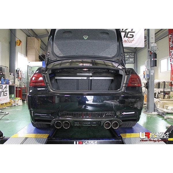 Kia Rondo 09+ UltraRacing 4-Point Front H-Brace