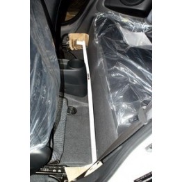 Citroen C4 Picasso 06+ UltraRacing 4-Point Rear Lower Brace