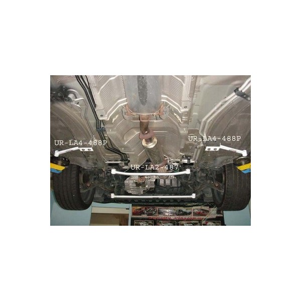 Hyundai H1 07+ 2.5D UltraRacing 2x 2-Point Rear Bars 1620