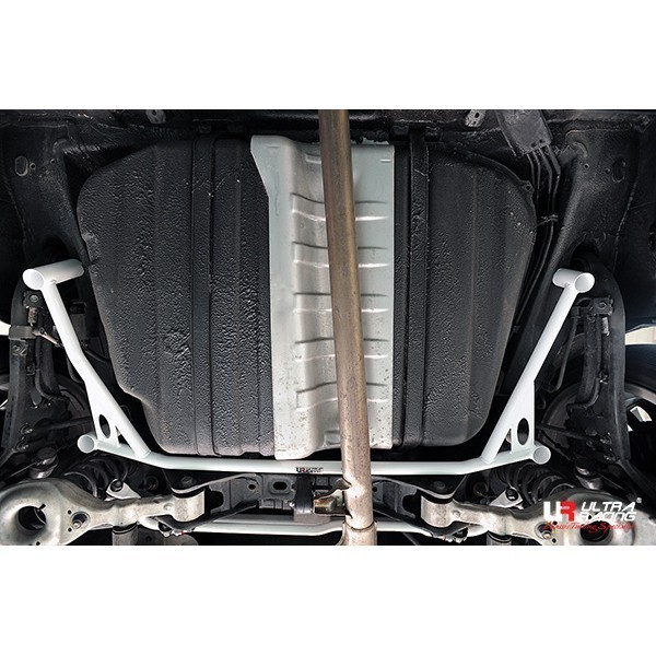 Nissan Juke 10+ UltraRacing 2-Point Rear Lower Bar 2339