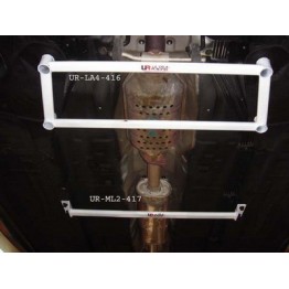 Toyota Hiace/H200 04+ UltraRacing 2x 2-Point Mid Lower Bars
