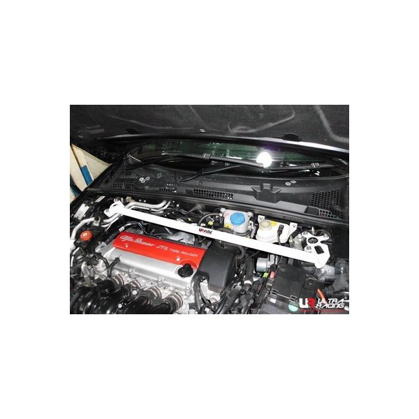 Honda Integra 94-01 DC2 UltraRacing Rear Trunk Bar