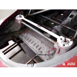 Ford Focus ST 12+ UltraRacing 2-Point Front Upper Strut Bar