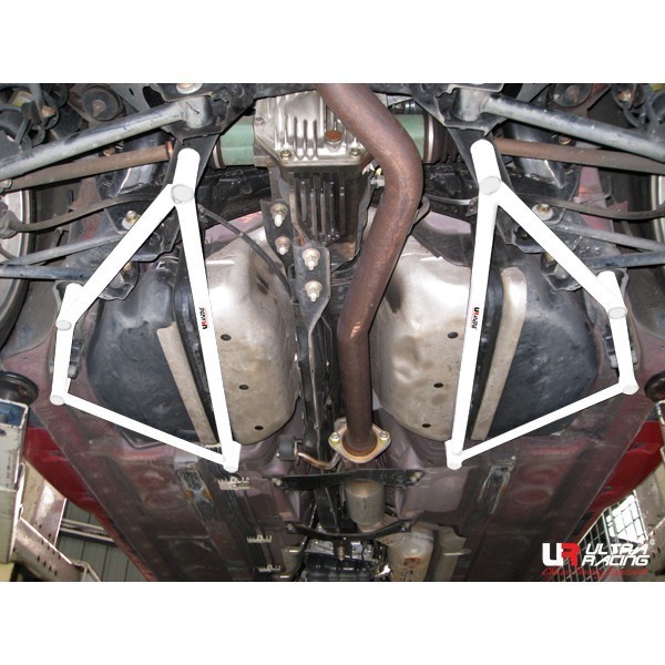 Ford Kuga 12+ UltraRacing 2-Point Front Upper Strut Bar