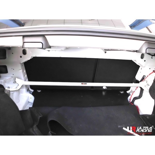 Honda Civic 01-05 2/4D 1.7 UltraRacing Front Upper Strutbar
