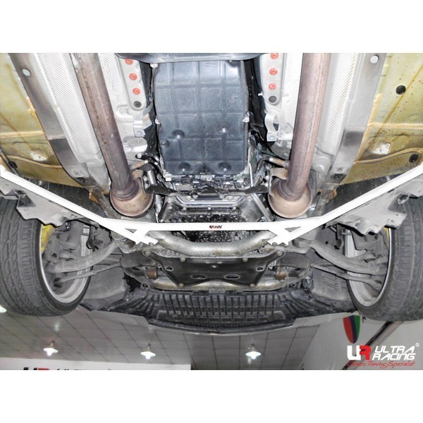 Honda Civic 01-05 2/4D 2.0 UltraRacing Front Upper Strutbar
