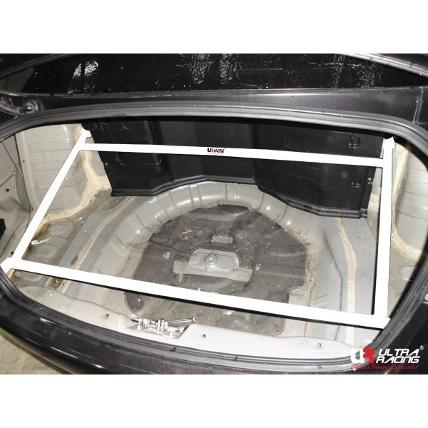 Kia Sorento 2.0D 4WD 13+ UltraRacing 2P Front Upper Strutbar