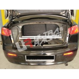 Lexus LS 400 89-94 UltraRacing 2-Point Rear Lower Bar 2581