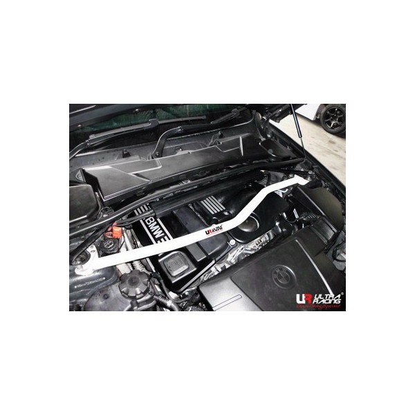 Ford Focus Mk3 11+ UltraRacing 2-Point Front Lower Tiebar
