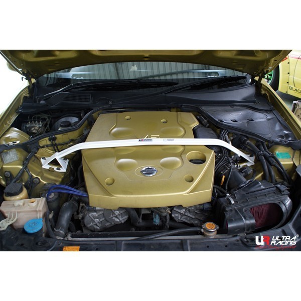 Nissan Juke 10+ UltraRacing 2-Point Front Lower Brace 2830