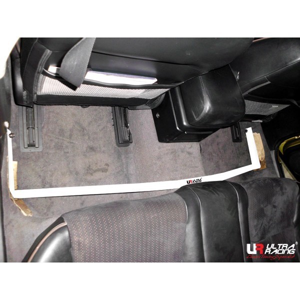 Nissan Micra 1.2 11+ UltraRacing 4P Front Upper Strutbar